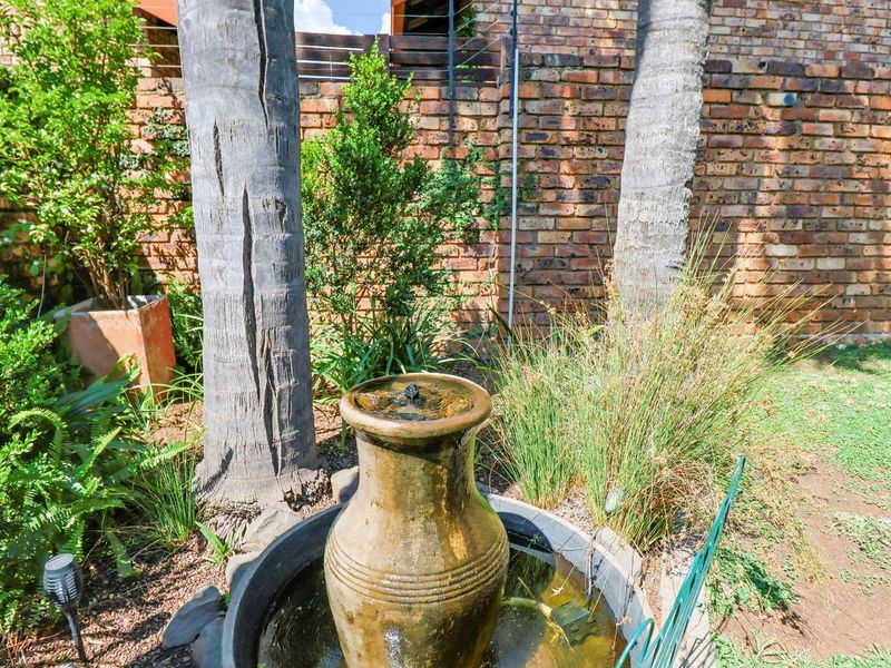 Townhouse For Sale in Amberfield Glen - Photo 5