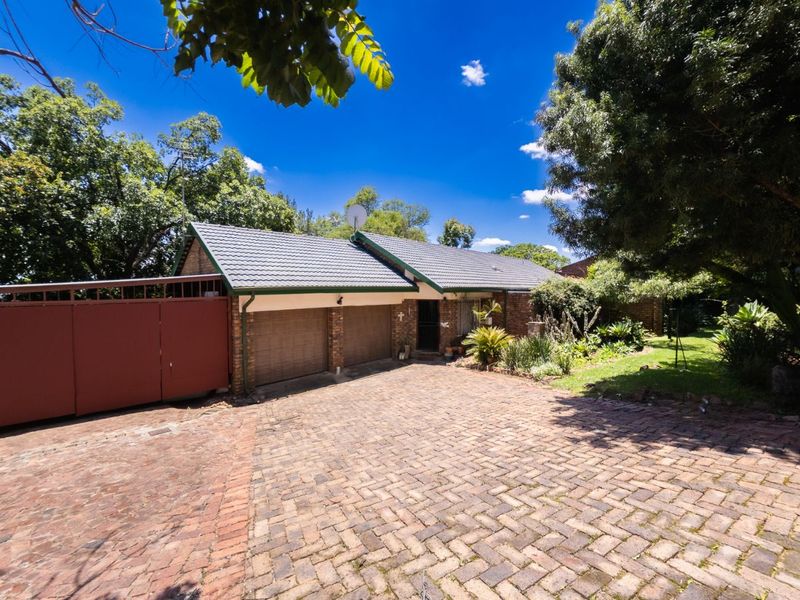 House For Sale in Silverton - Photo 9