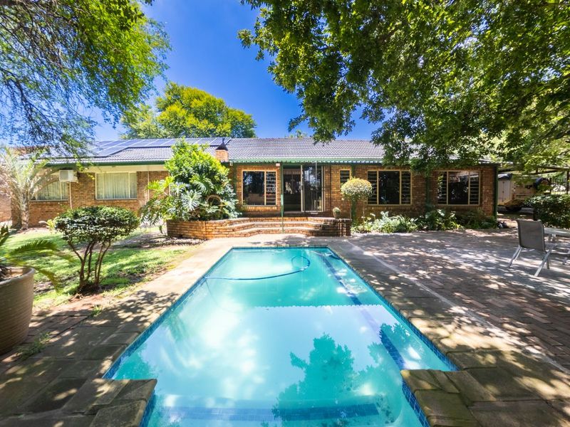 House For Sale in Silverton - Photo 2