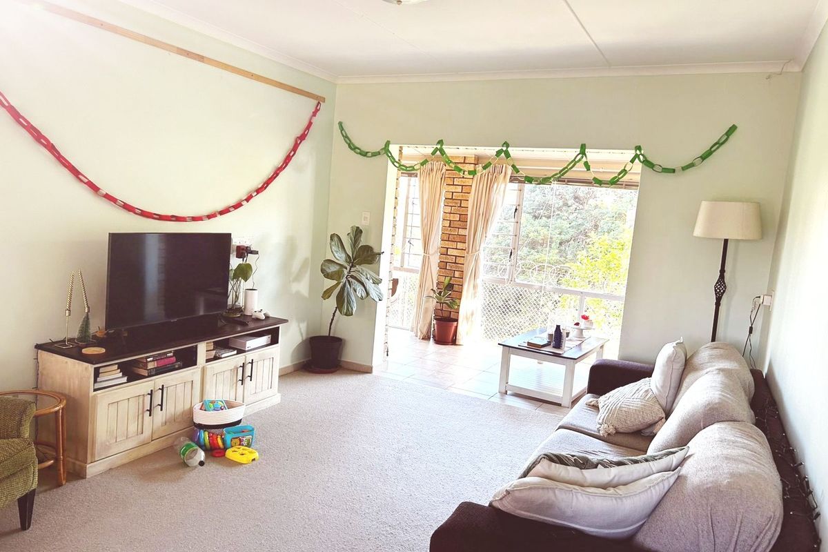 Townhouse For Sale in Jeffreys Bay Central - Photo 3