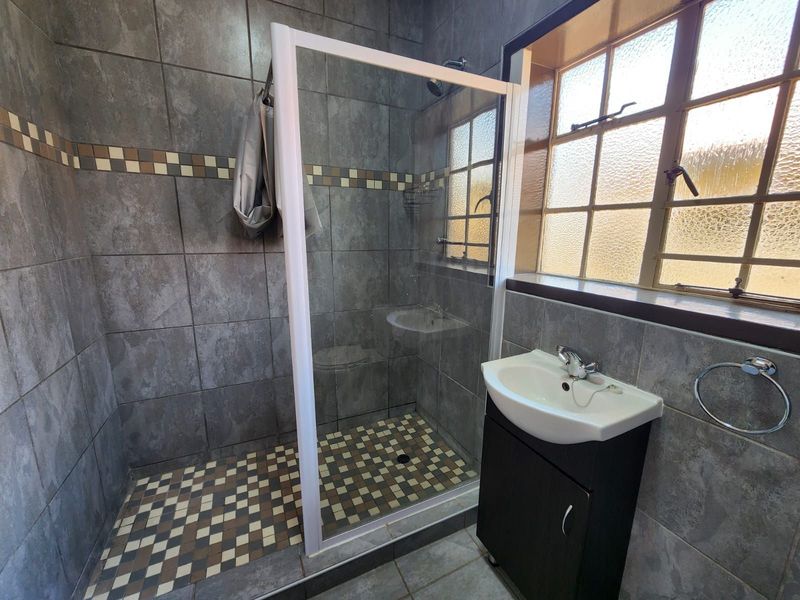 Townhouse For Sale in New Park - Photo 10
