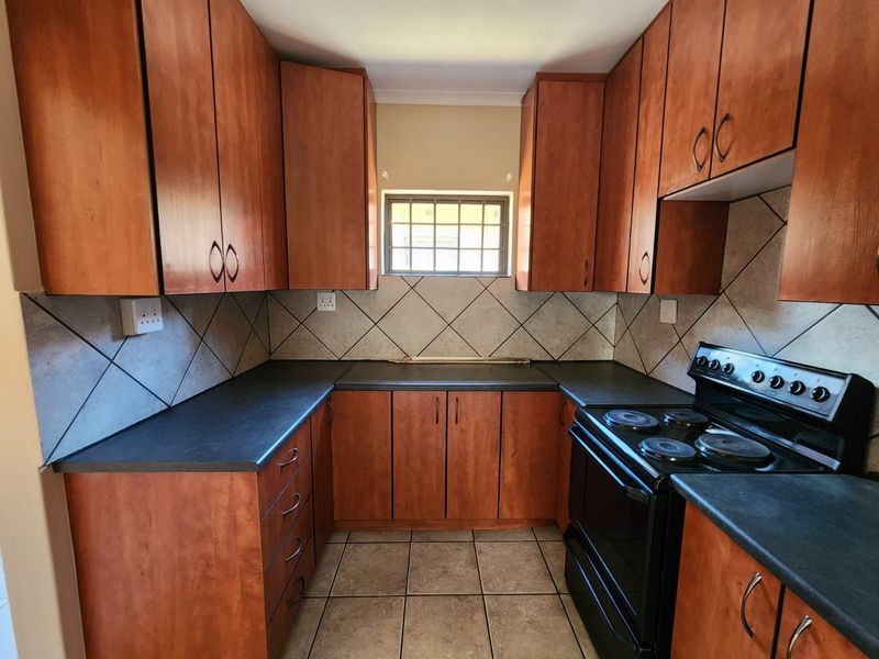 Townhouse For Sale in New Park - Photo 5