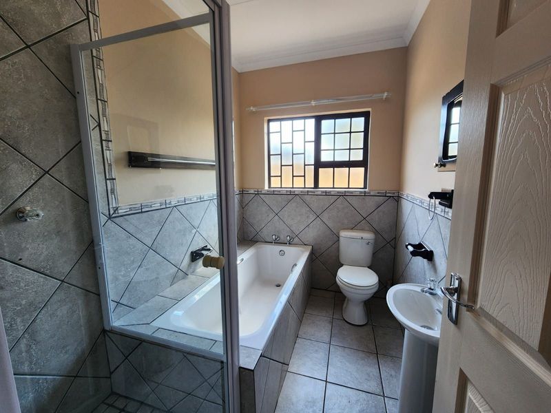 Townhouse For Sale in New Park - Photo 9