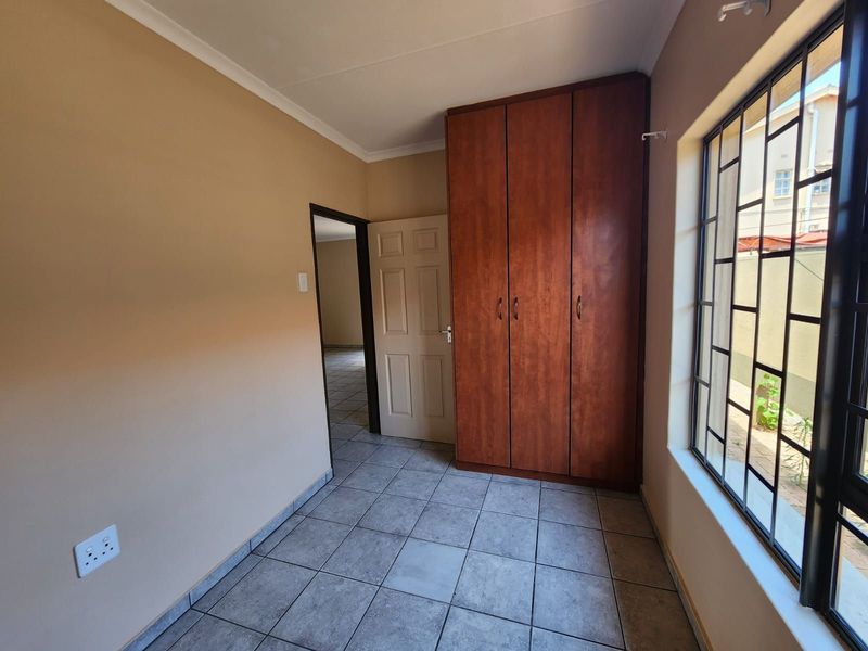 Townhouse For Sale in New Park - Photo 8