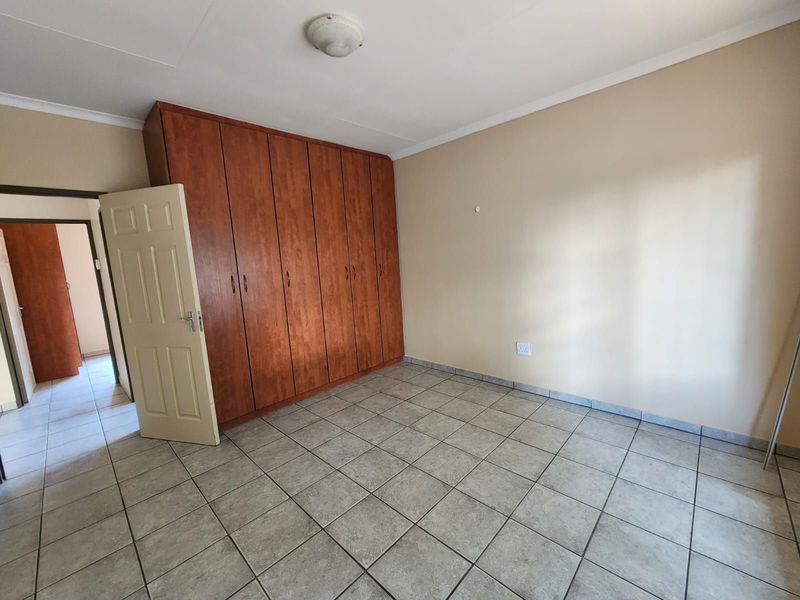 Townhouse For Sale in New Park - Photo 7