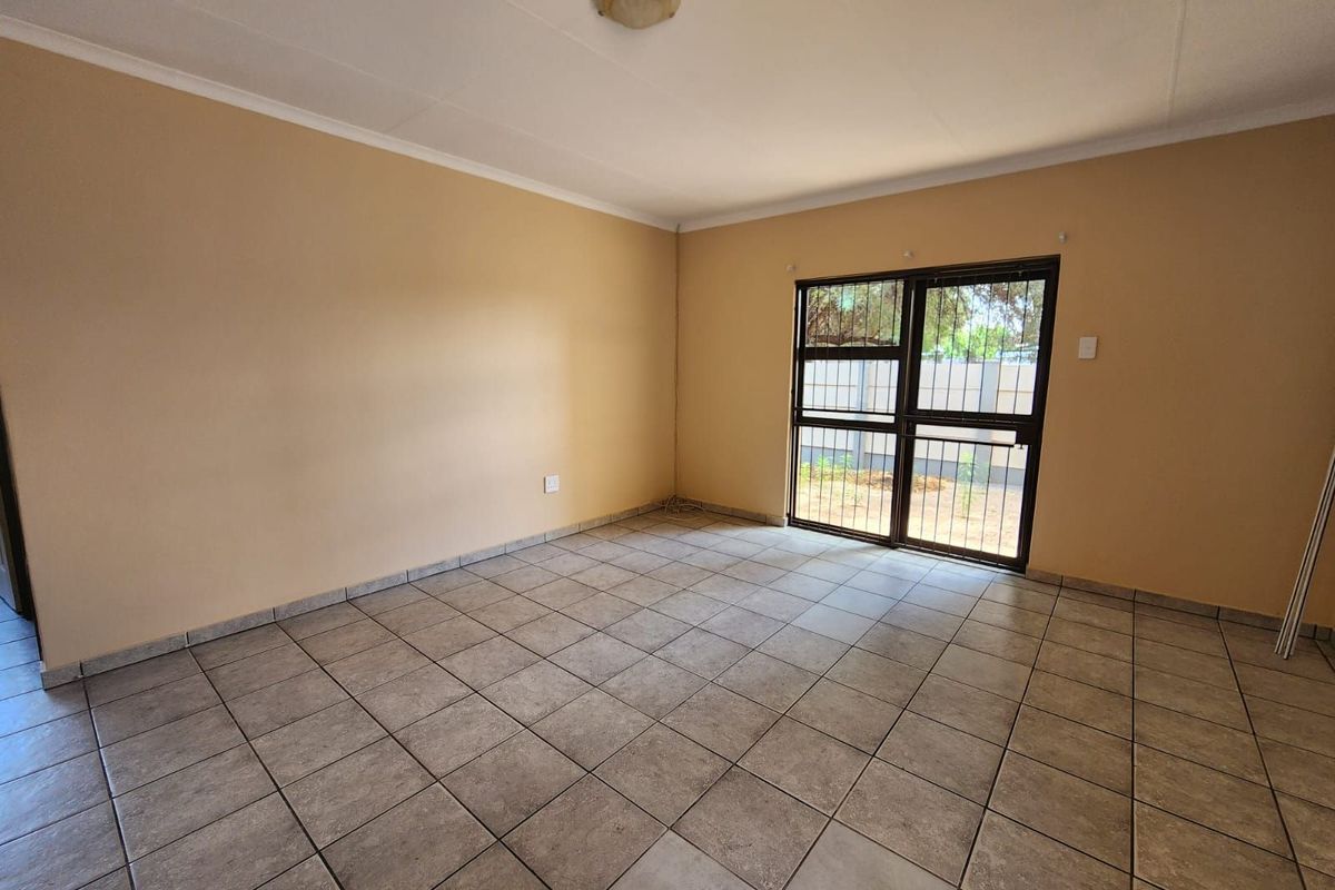 Townhouse For Sale in New Park - Photo 3