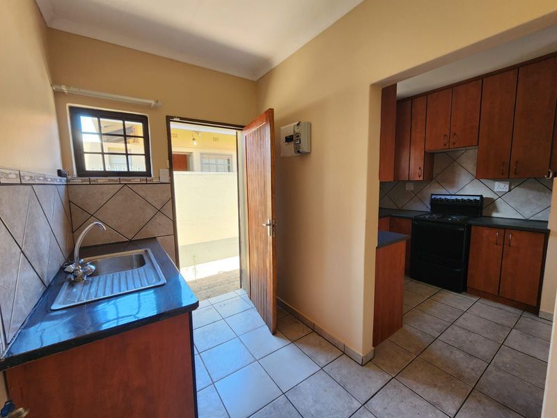 Townhouse For Sale in New Park - Photo 4