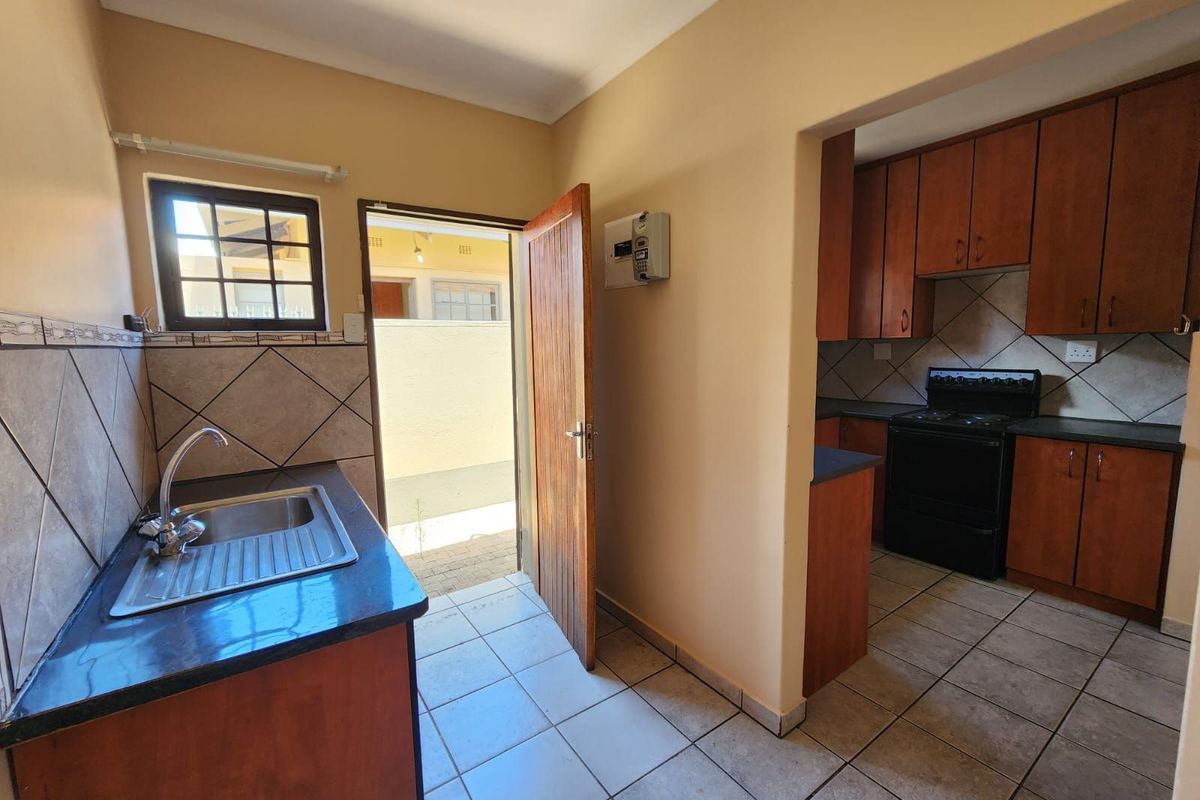 Townhouse For Sale in New Park - Photo 4