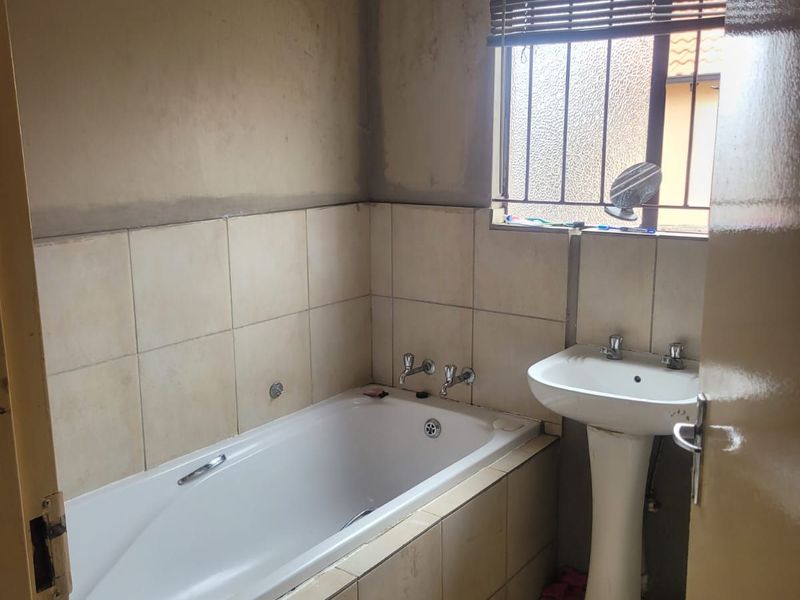 House For Sale in Tasbet Park - Photo 10