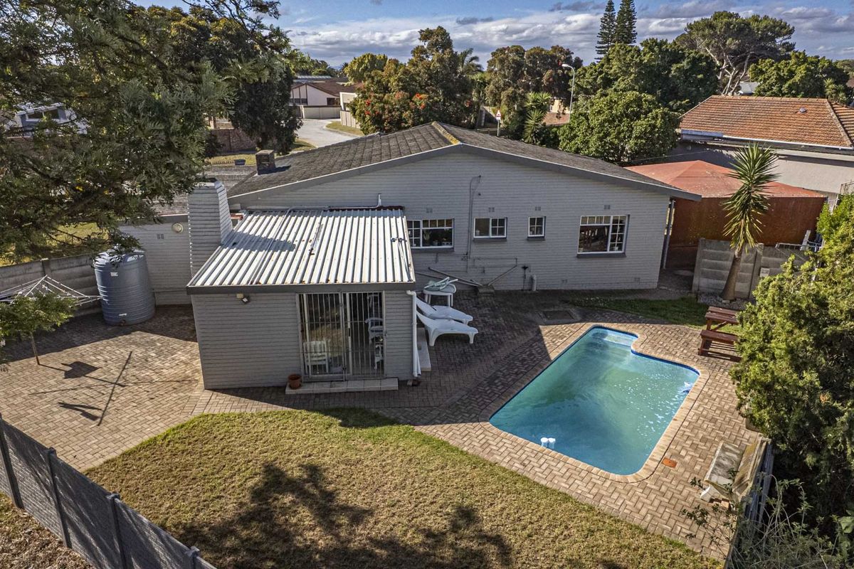 House For Sale in Westering - Photo 2