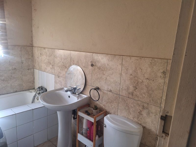 Townhouse For Sale in Bendor - Photo 3