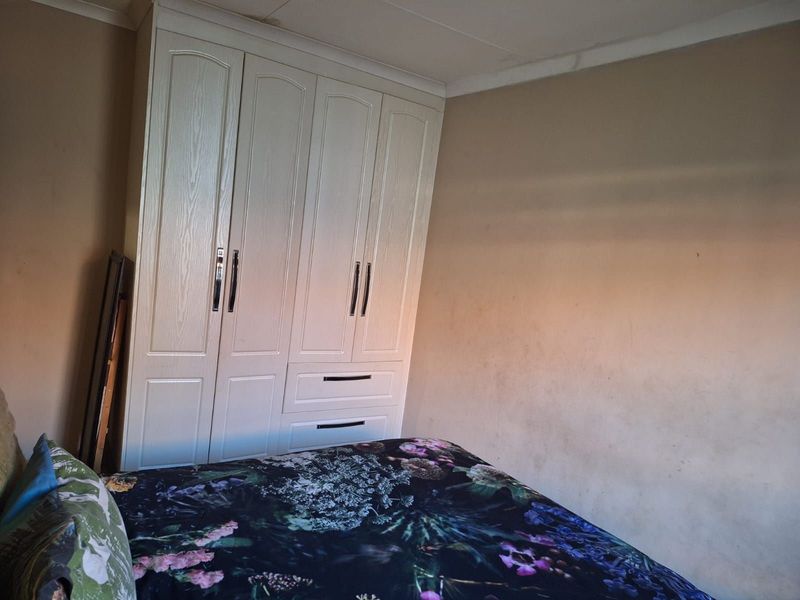 Townhouse For Sale in Bendor - Photo 5