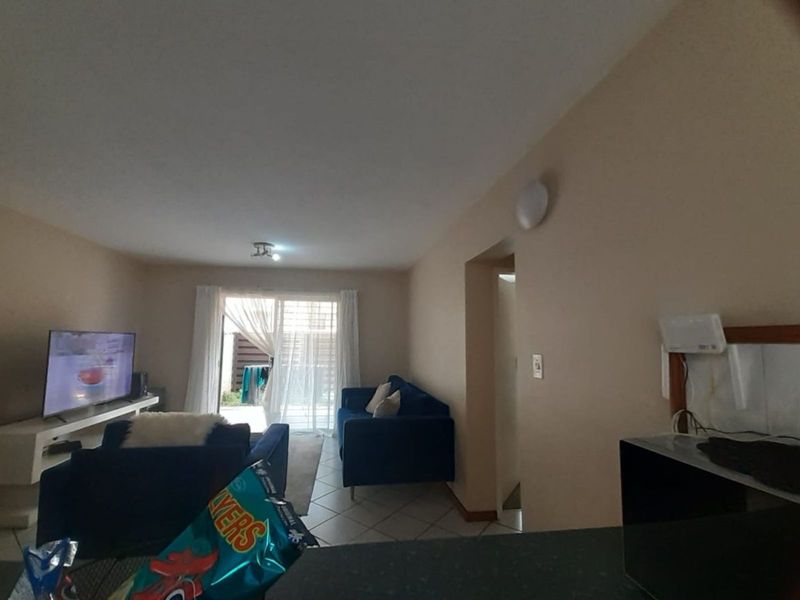 Apartment For Sale in Die Hoewes - Photo 10