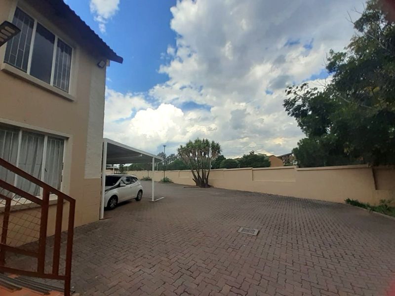 Apartment For Sale in Die Hoewes - Photo 6