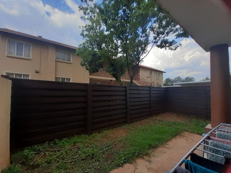 Apartment For Sale in Die Hoewes - Photo 3