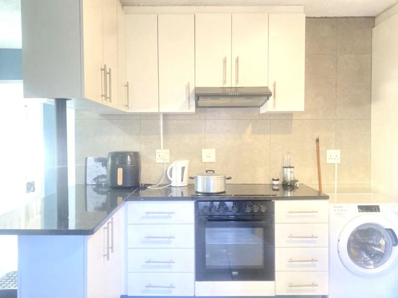 Apartment For Sale in Amanzimtoti - Photo 2