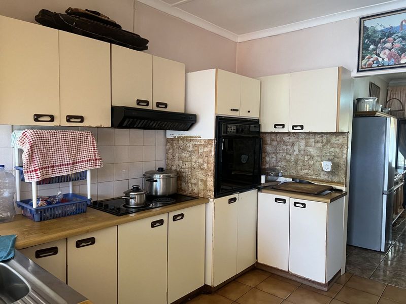 House For Sale in Esikhawini Central - Photo 8