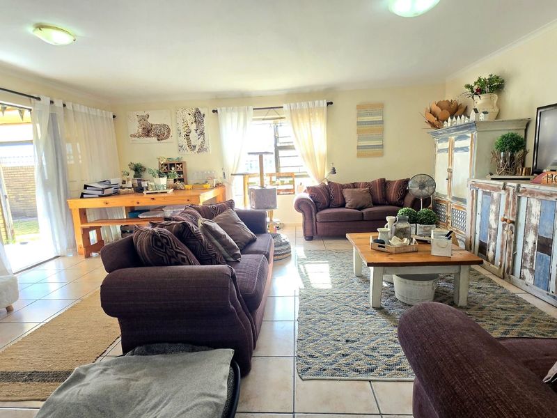 Townhouse For Sale in Fairview Golf Estate - Photo 9