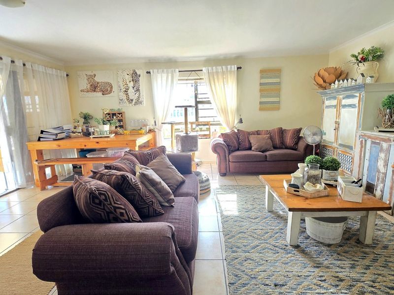 Townhouse For Sale in Fairview Golf Estate - Photo 6