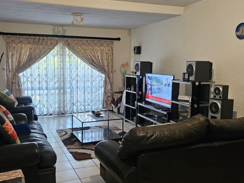 Apartment To Rent in Fourways - Photo 4