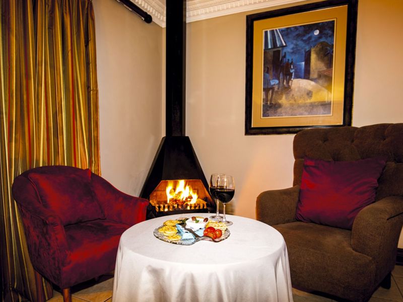 House To Rent in Country Club - Photo 2