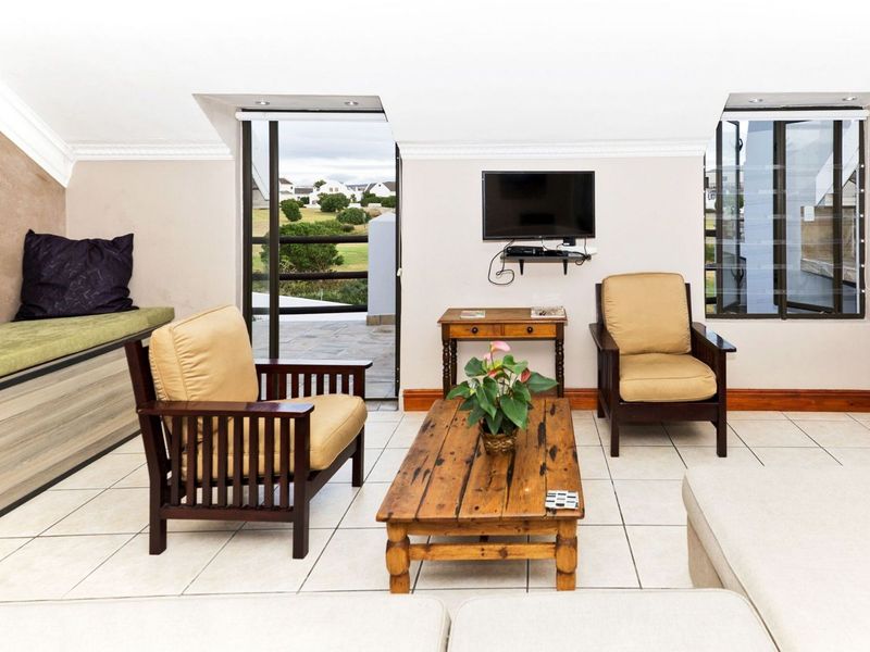 House To Rent in Country Club - Photo 6