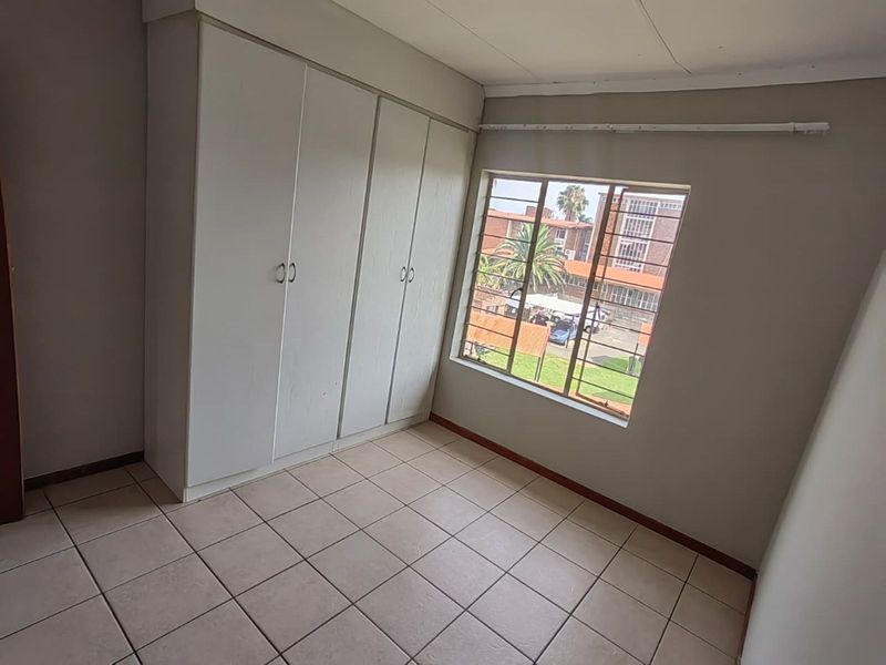 Apartment For Sale in Pretoria North - Photo 6
