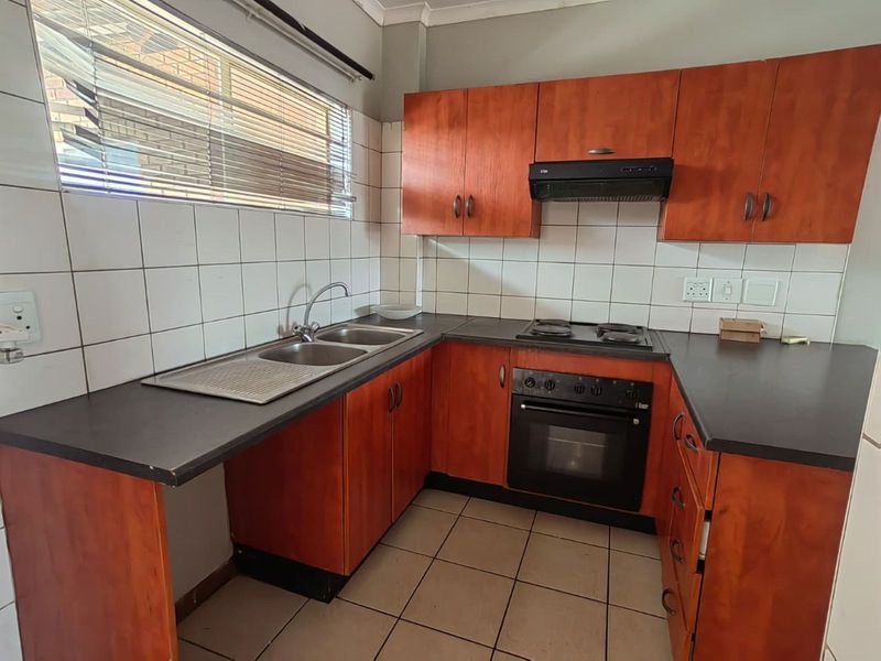 Apartment For Sale in Pretoria North - Photo 2