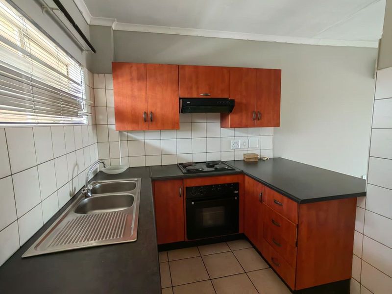 Apartment For Sale in Pretoria North - Photo 3