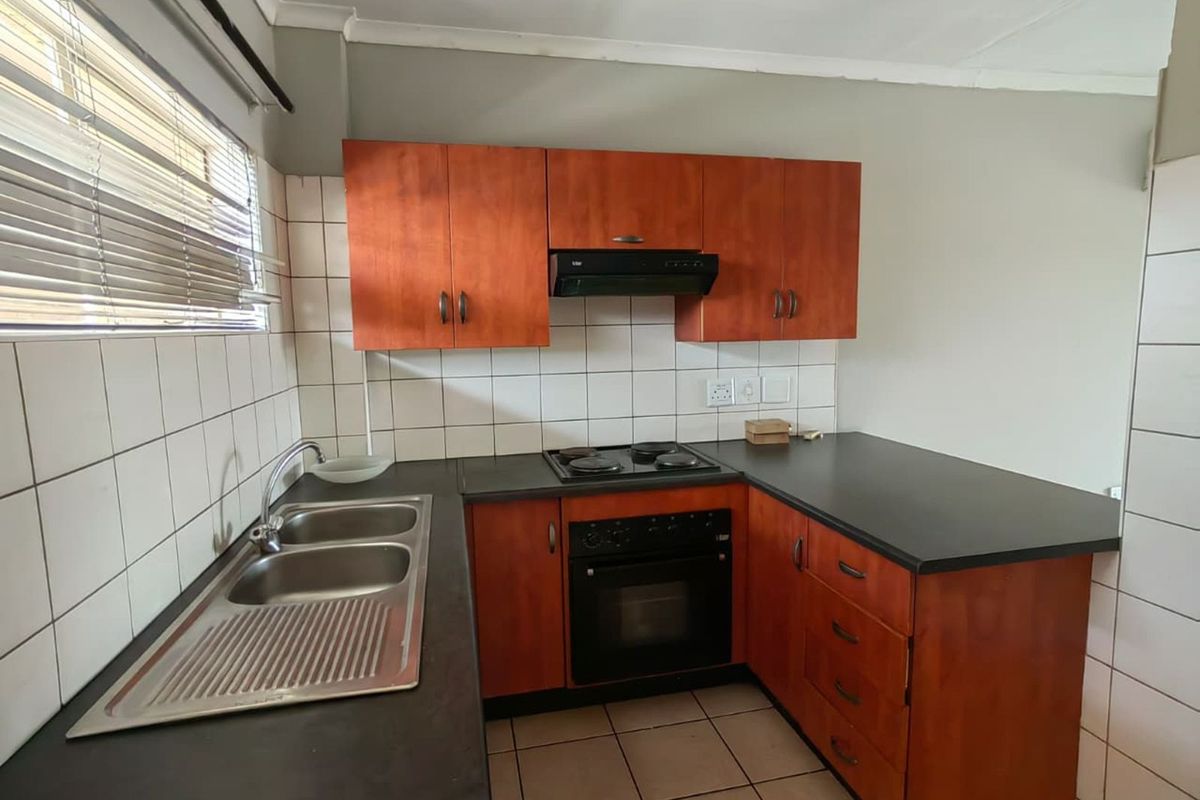 Apartment For Sale in Pretoria North - Photo 3