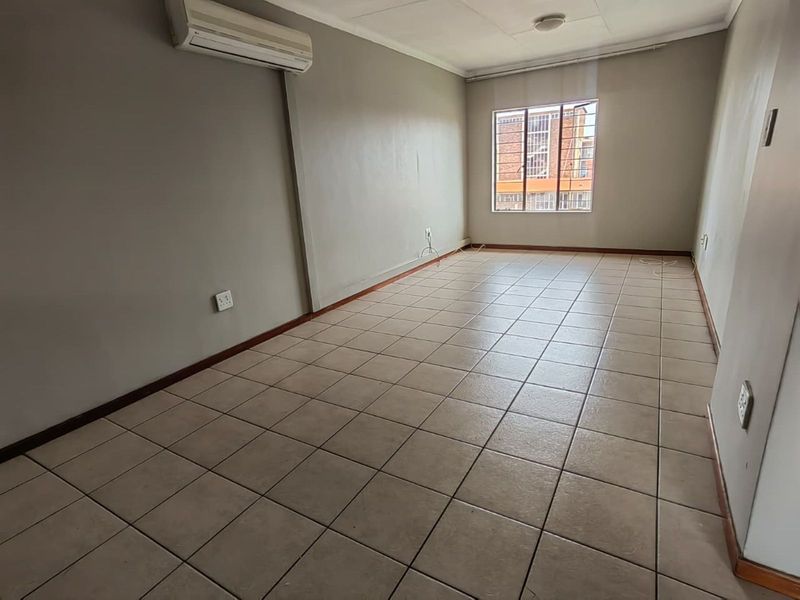 Apartment For Sale in Pretoria North - Photo 4