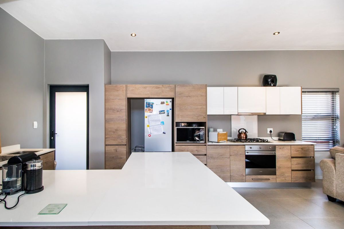 Townhouse For Sale in The Hills Game Reserve Estate - Photo 3