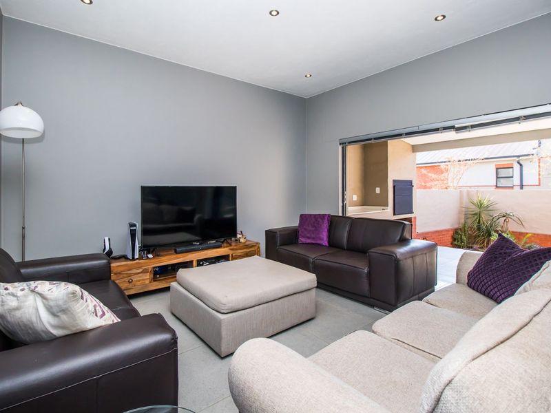 Townhouse For Sale in The Hills Game Reserve Estate - Photo 8
