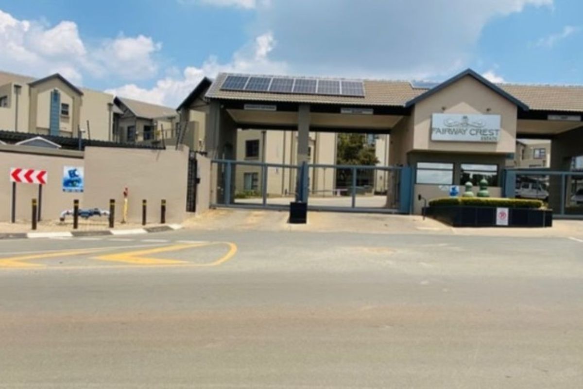 Apartment For Sale in Ruimsig - Photo 2