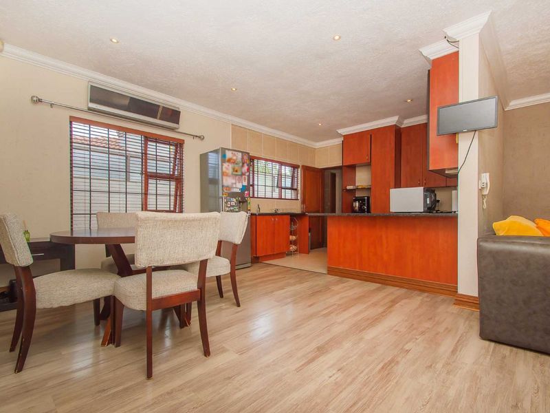 Townhouse For Sale in Fairland - Photo 10