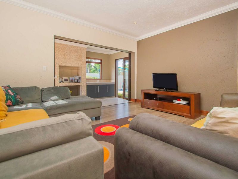 Townhouse For Sale in Fairland - Photo 7