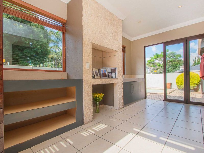 Townhouse For Sale in Fairland - Photo 5
