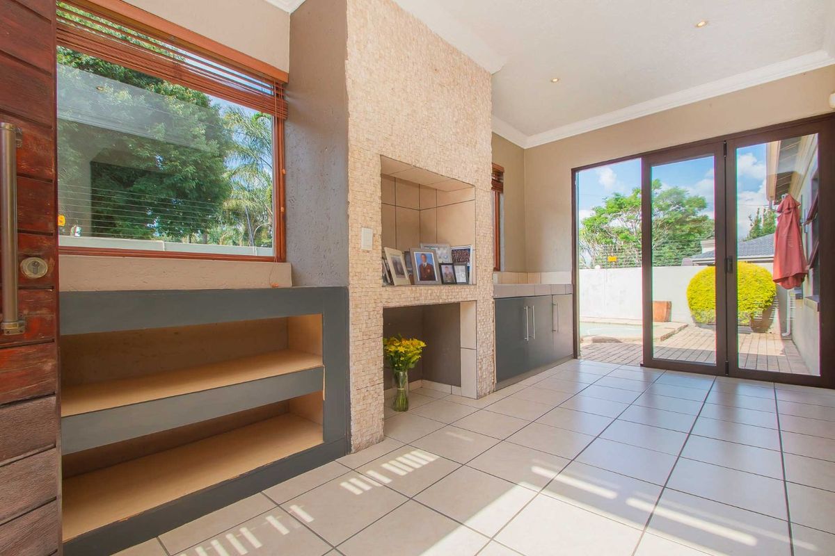Townhouse For Sale in Fairland - Photo 5