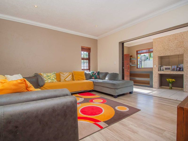 Townhouse For Sale in Fairland - Photo 6