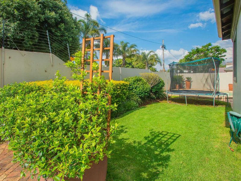 Townhouse For Sale in Fairland - Photo 3