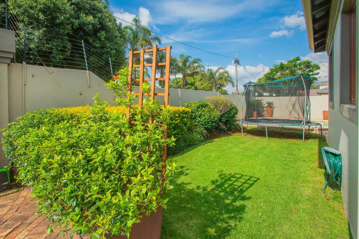 Townhouse For Sale in Fairland - Photo 3