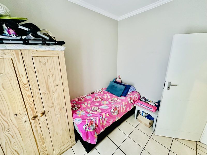 Townhouse For Sale in Terra Nova - Photo 10