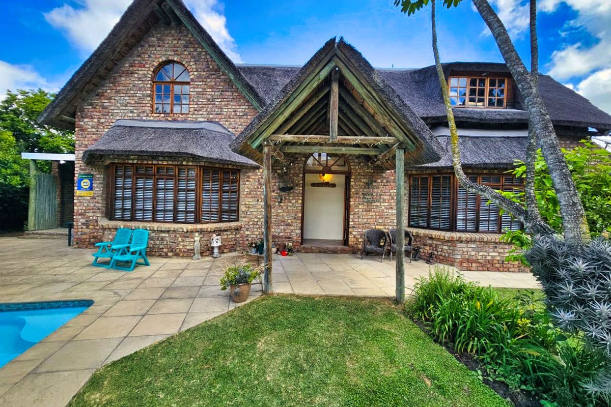 House For Sale in Heather Park - Photo 2