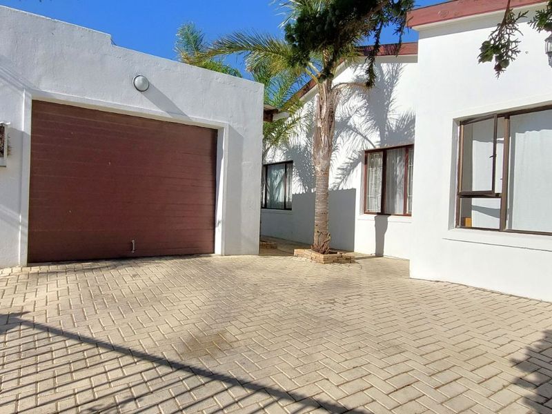 House For Sale in Admirals Park - Photo 2