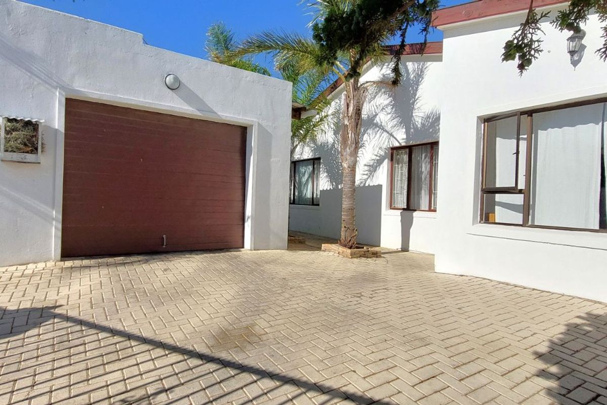 House For Sale in Admirals Park - Photo 2