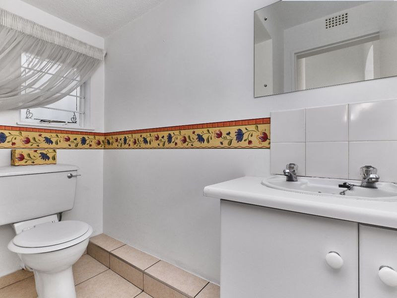 Townhouse For Sale in Bryanston - Photo 6