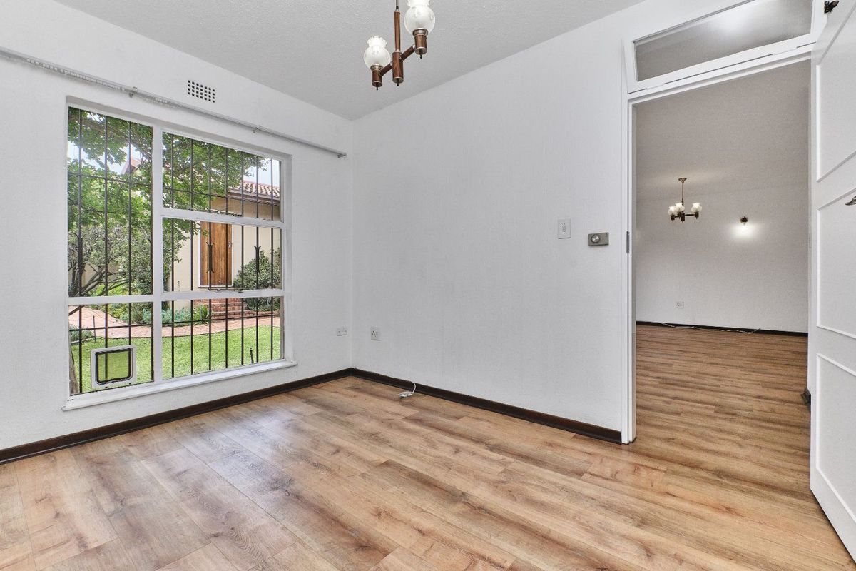 Townhouse For Sale in Bryanston - Photo 5