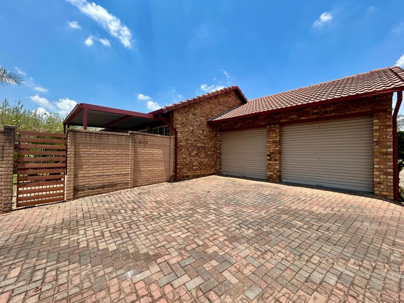 Townhouse For Sale in Equestria - Photo 7