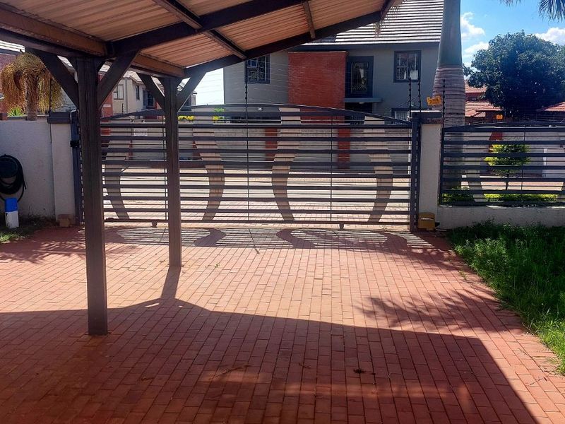 House For Sale in Bendor - Photo 4