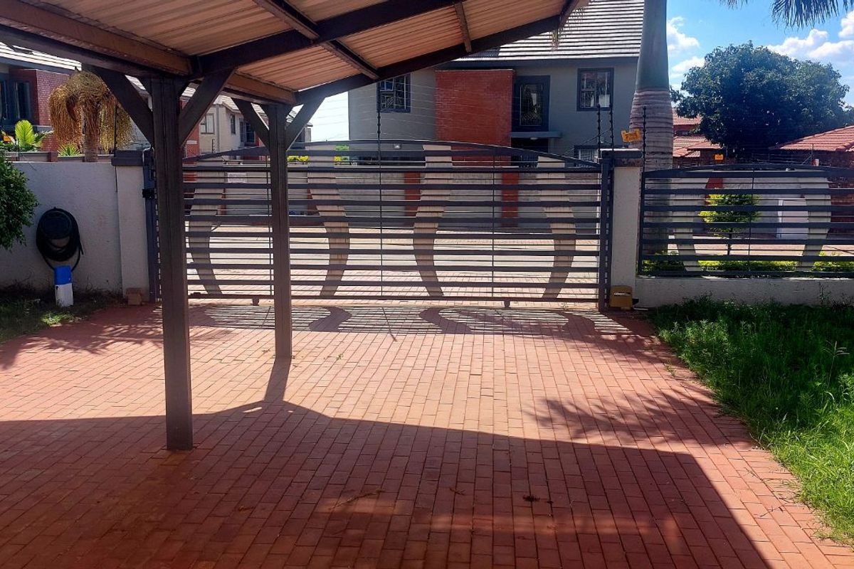 House For Sale in Bendor - Photo 4